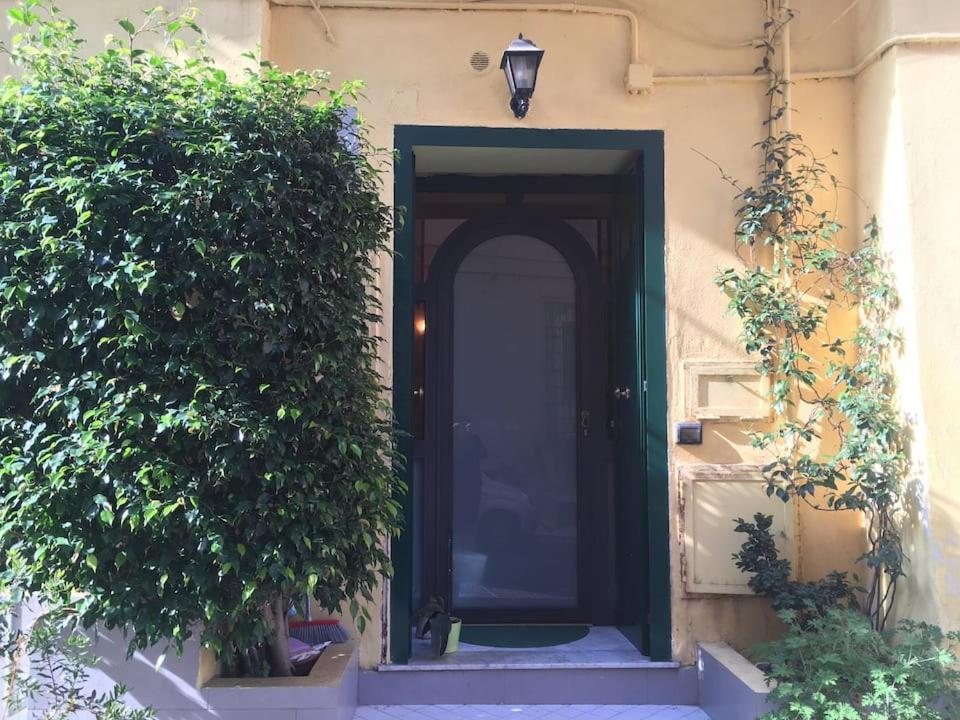 Jenniʻs Indipendent Tiny House Apartment Napoli Bagian luar foto